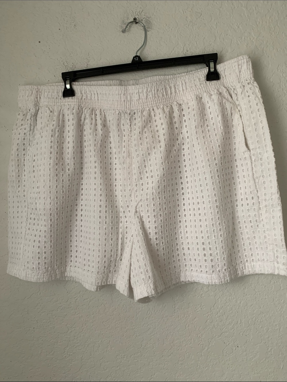 Lane Bryant White Eyelet High-Waist Pull-On Shorts Size 26